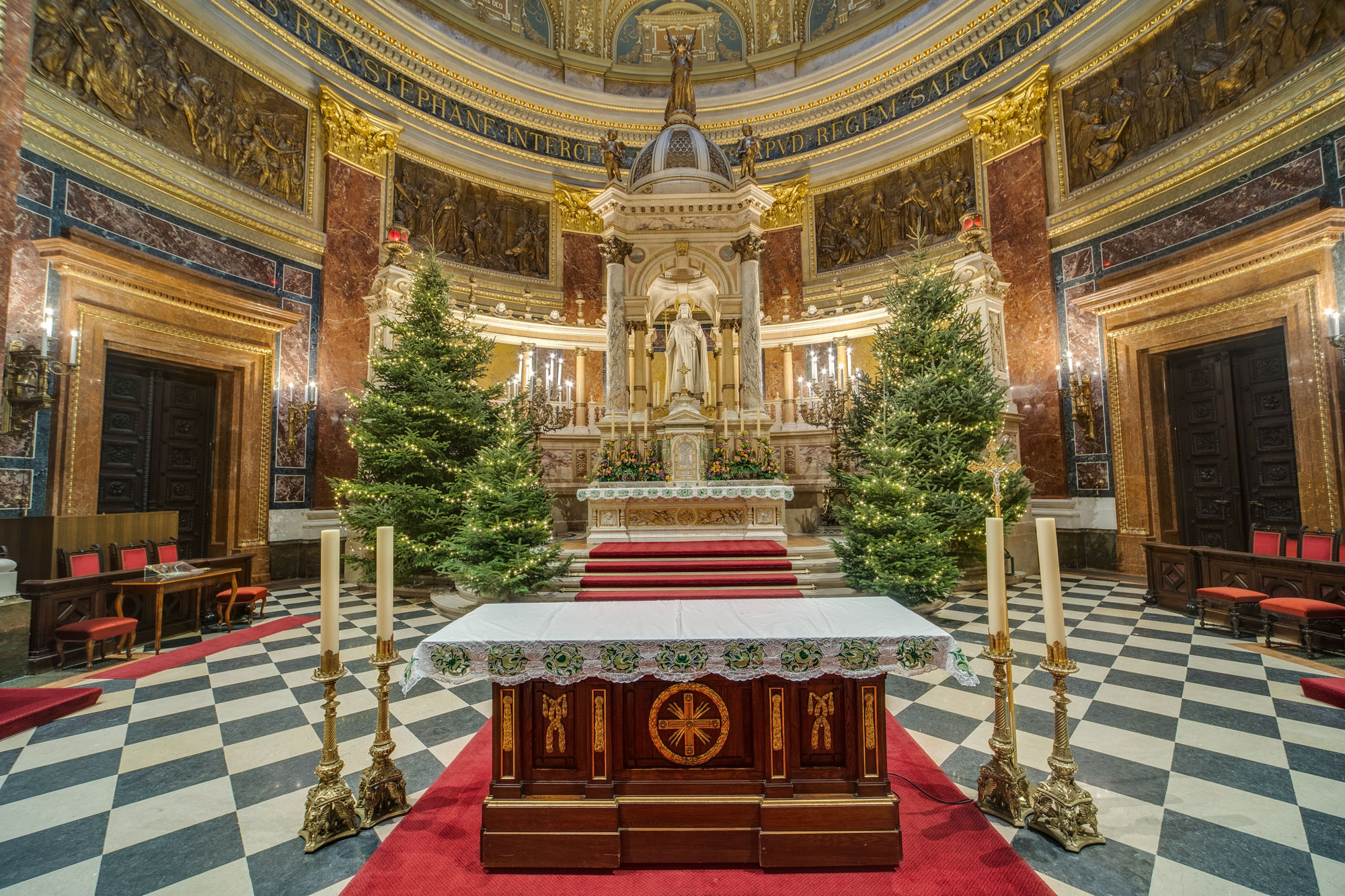 Christmas mass times and opening hours2024. Szent István Bazilika